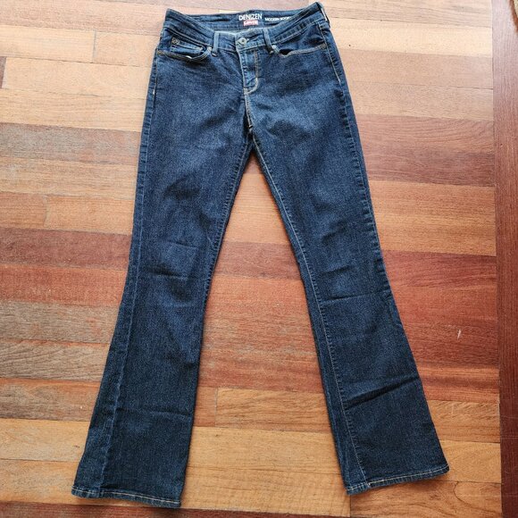 Denizen from Levi's Dark Wash Modern Bootcut Jeans Size 6 - Picture 3 of 16